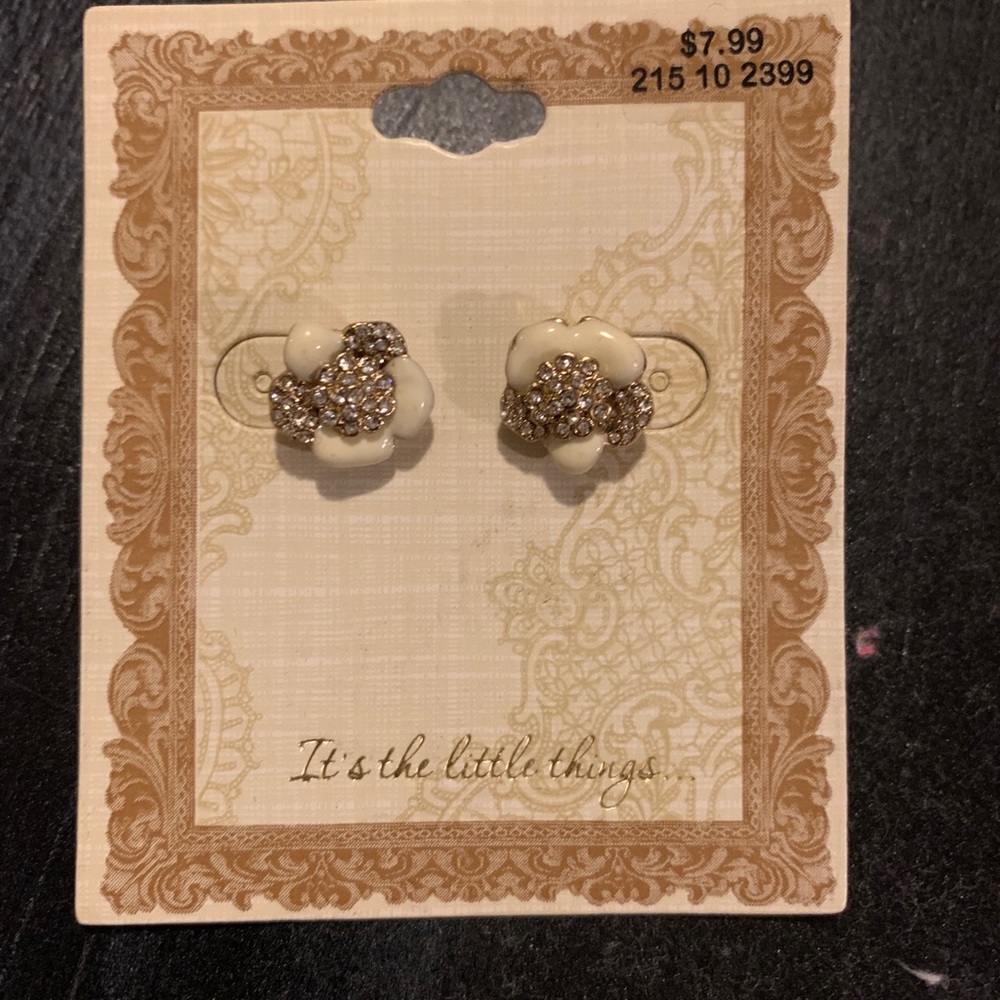 Gorgeous flower earrings